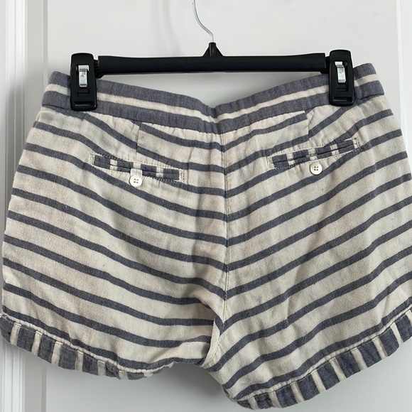 J. Crew women’s striped size 2 linen shorts cream & blue cuffed hem 💕 - Picture 2 of 3